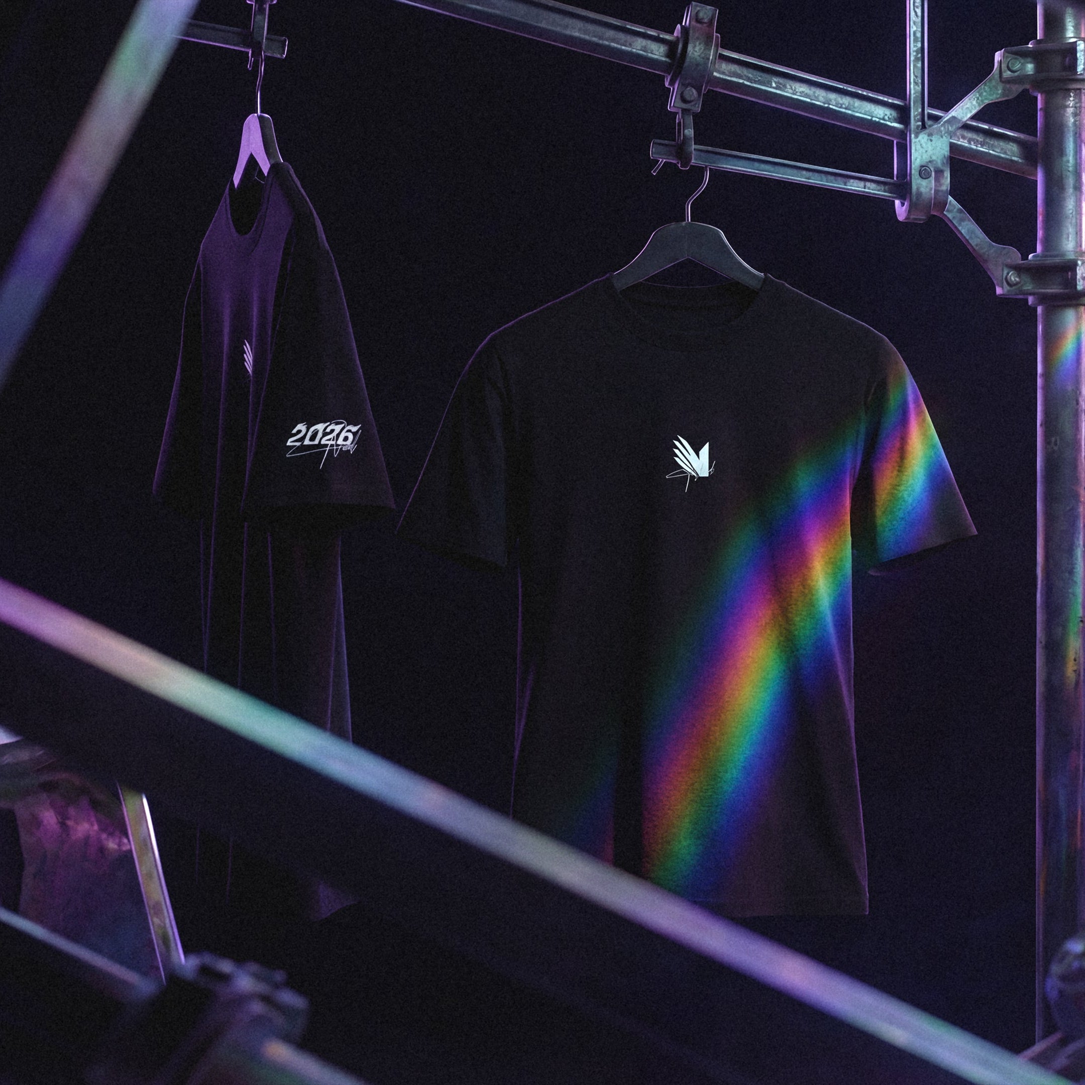 Night & Day — T-shirt Signature 2026